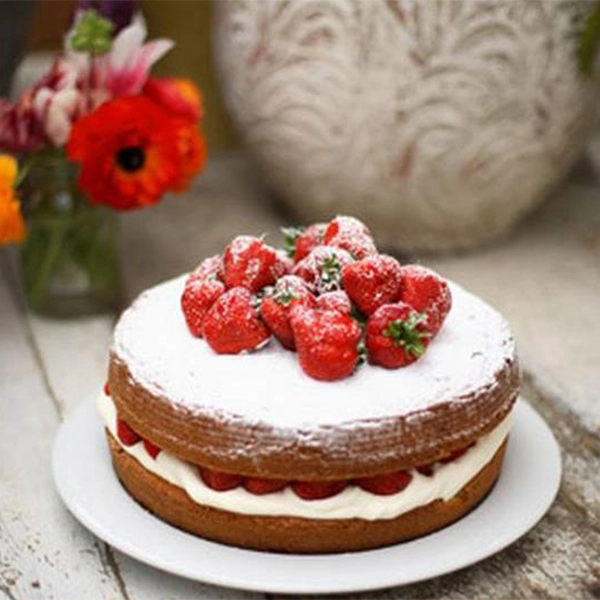 Strawberry & Cream Sponge Cake